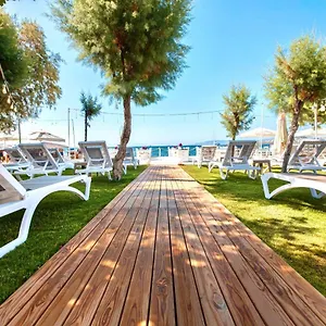Ali's Beach Otel